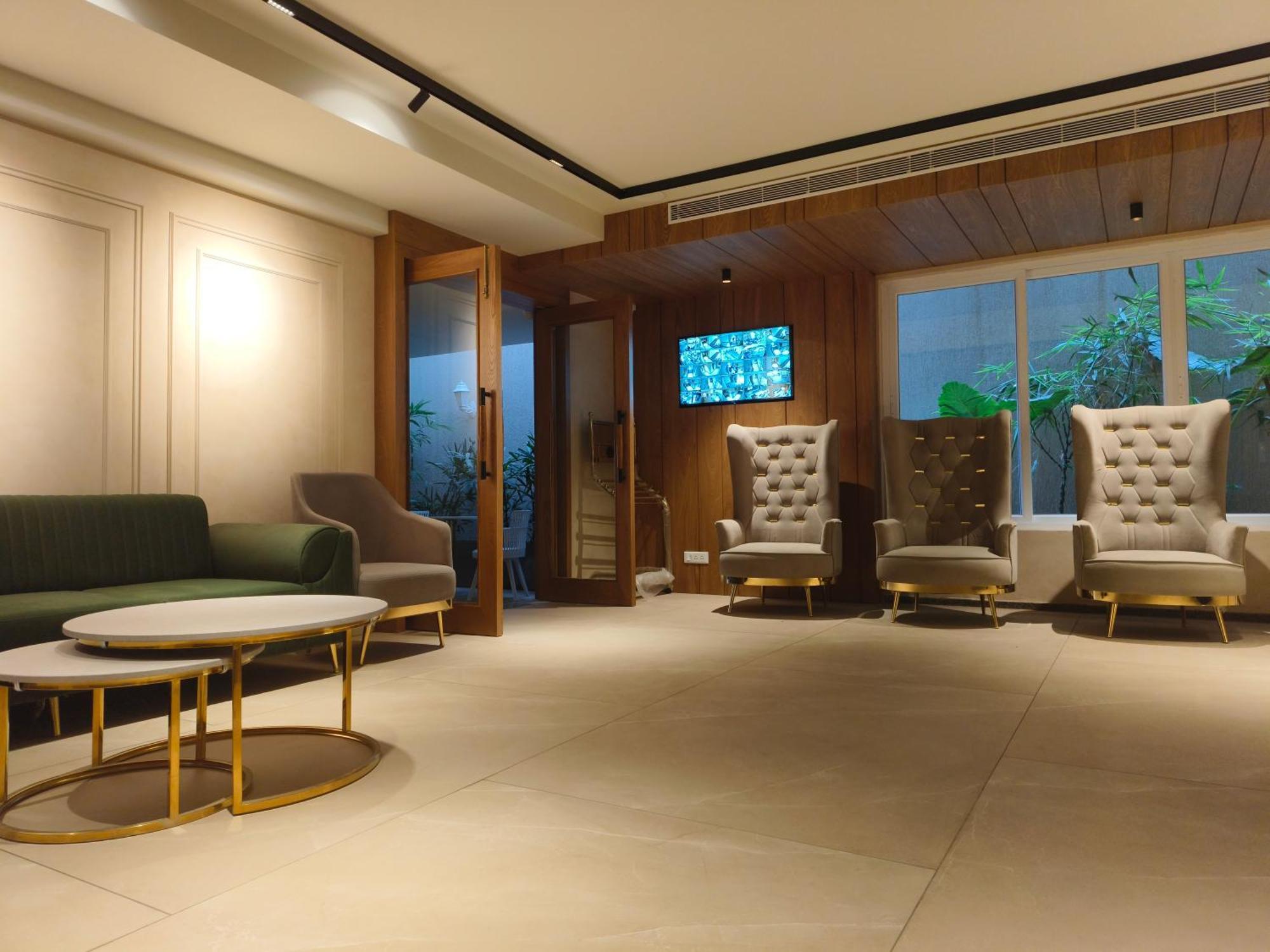 Olive Hotel Le Opera By Embassy Group Bangalore Exterior photo